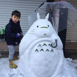 Les bonhommes de neige des Tokyoïtes après 4 ans sans neige