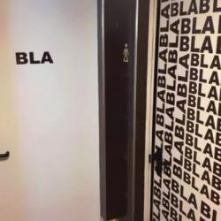 20 bars qui font preuve d'imagination pour indiquer les toilettes