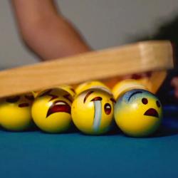 Le Poolmoji : quand les emojis sortent de nos smartphones pour s'inviter au billard