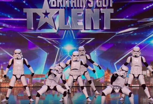 Des Stormtroopers réalisent une chorégraphie fabuleuse