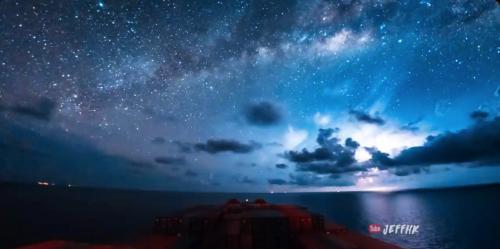 Le fabuleux Timelapse de 30 jours en mer sur un porte-conteneurs